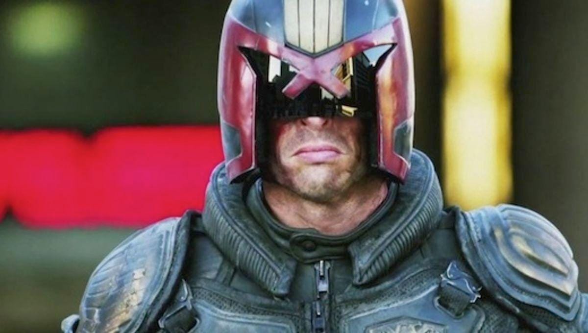 Karakter Judge Dredd yang dimainkan Sylvester Stallone. Dialektika.org