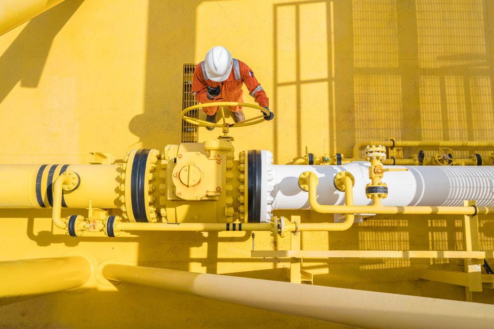 Ilustrasi fasilitas pengolahan migas. Shutterstock/Oil and Gas Photographer