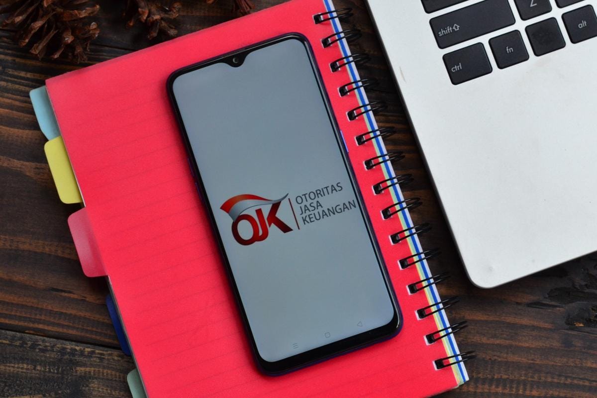 ShutterStock/Farzand01