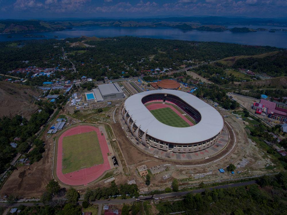 Stadion Lukas Enembe di Kabupaten Jayapura, yang akan digunakan pada pembukaan PON XX (2/10). (ShutterStock/Ronaldy Irfak)