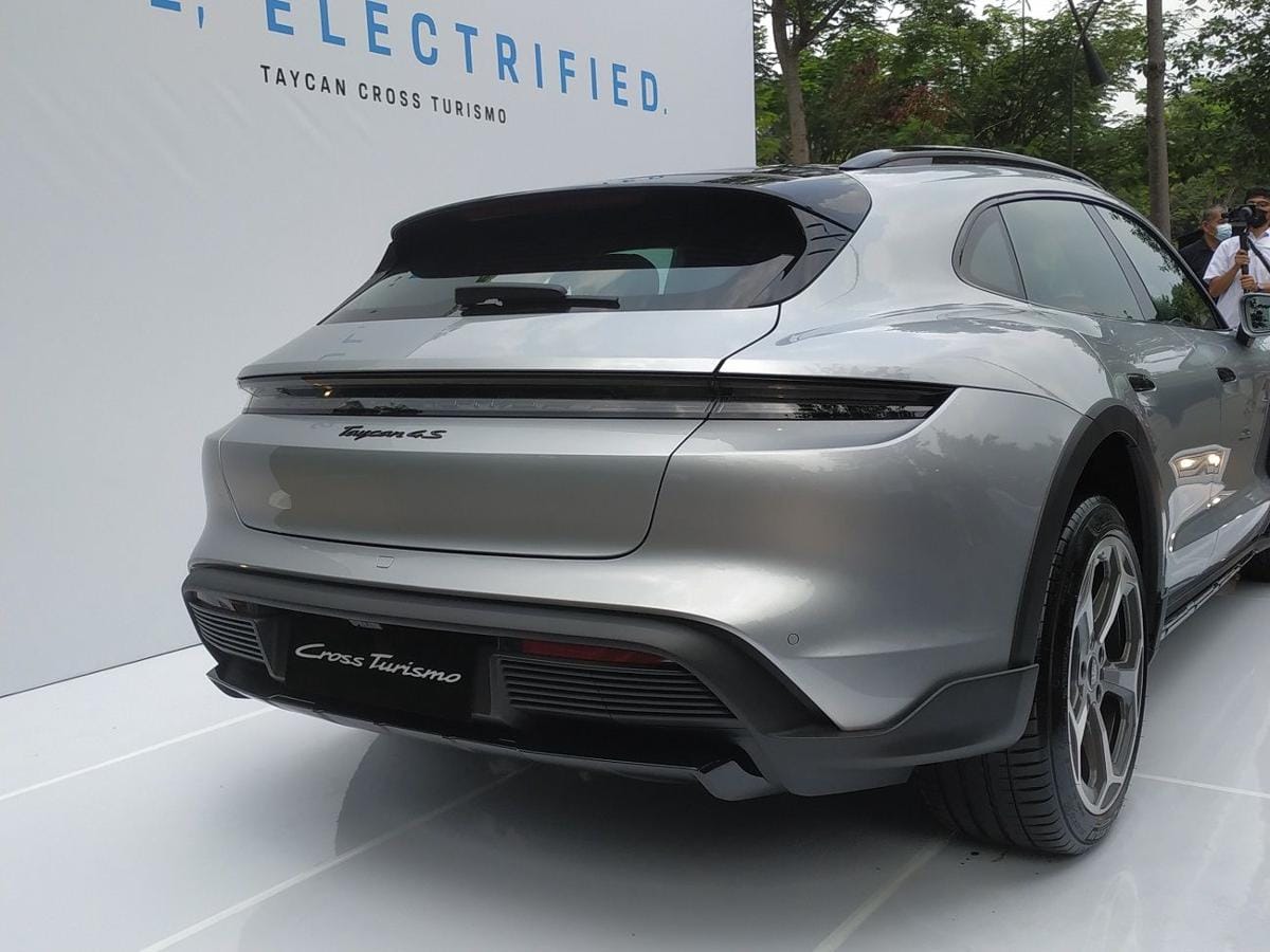 Tampilan hatchback Taycan Cross Turismo. (FORTUNE IDN)