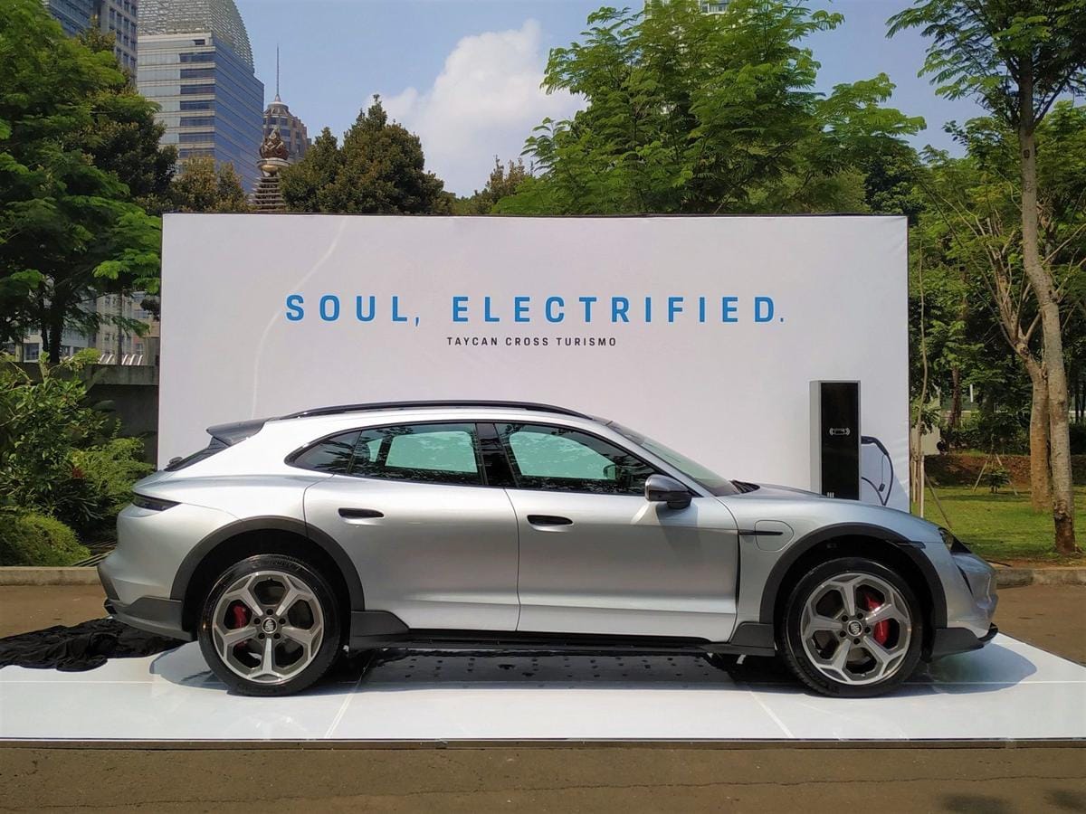 Porsche Taycan Cross Turismo. (FORTUNEIDN)