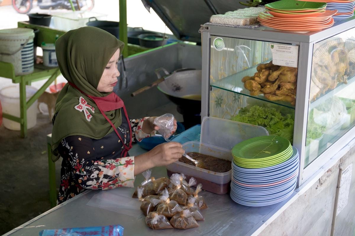 UMKM Kuliner di Rokan Hilir, Riau. (ShutterStock/Geovani Gea)