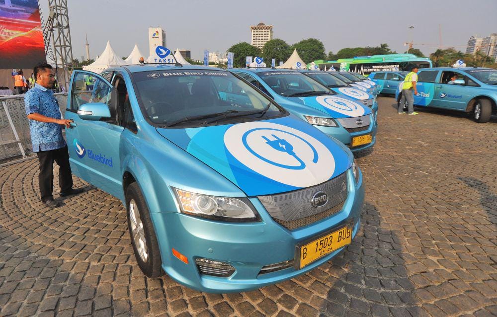 Unit taksi yang menggunakan energi listrik. (ShutterStock_Wulandari wulandari)